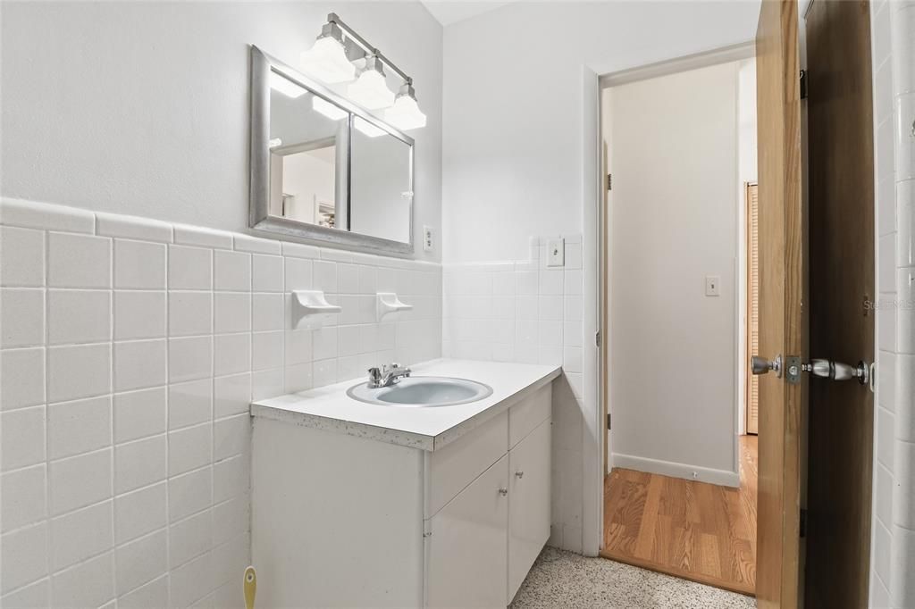 待售: $298,500 (2 贝兹, 2 浴室, 1400 平方英尺)