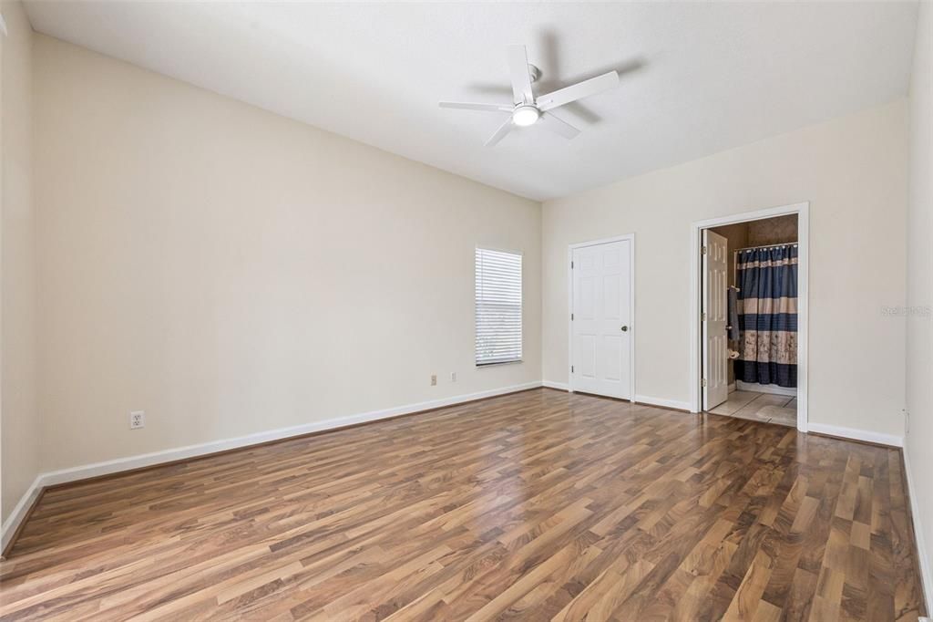 На продажу: $264,900 (3 спален, 2 ванн, 1442 Квадратных фут)