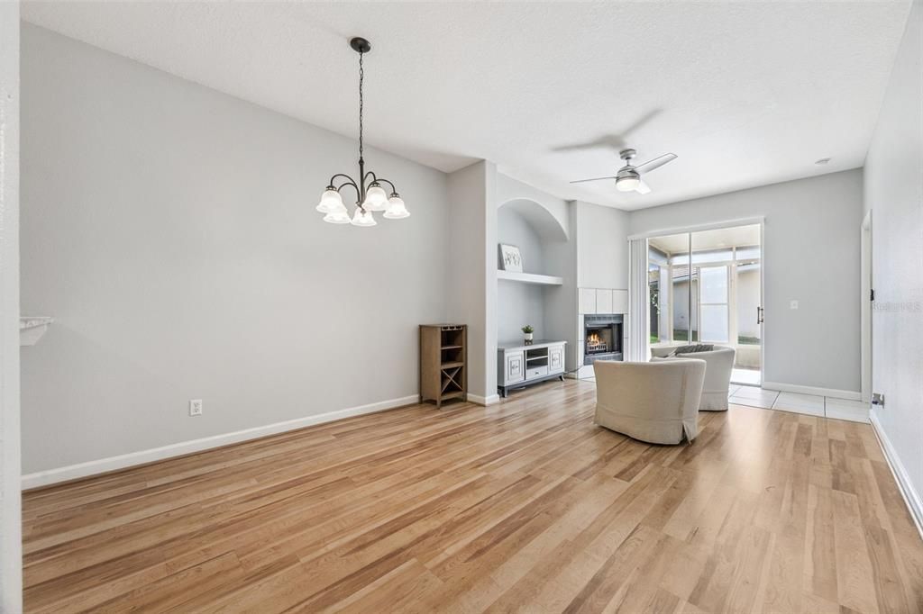 На продажу: $264,900 (3 спален, 2 ванн, 1442 Квадратных фут)