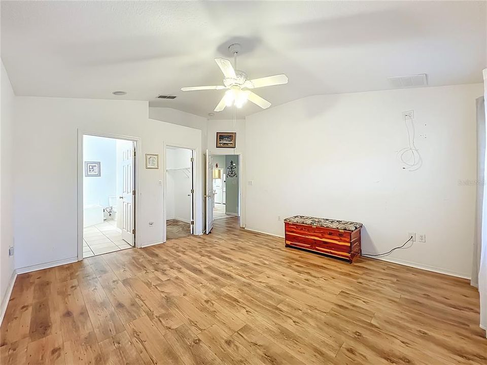For Sale: $390,500 (3 beds, 2 baths, 1750 Square Feet)