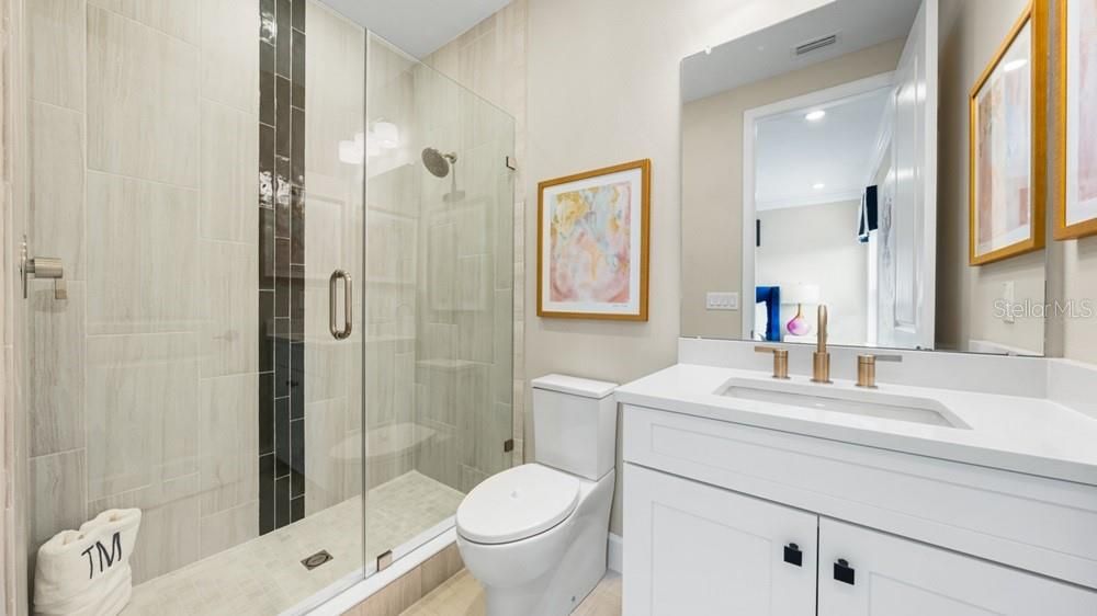 En Venta: $649,999 (5 camas, 4 baños, 3835 Pies cuadrados)