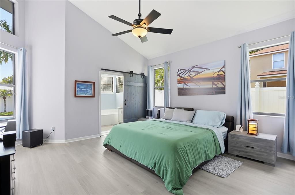 En Venta: $649,000 (4 camas, 3 baños, 2537 Pies cuadrados)