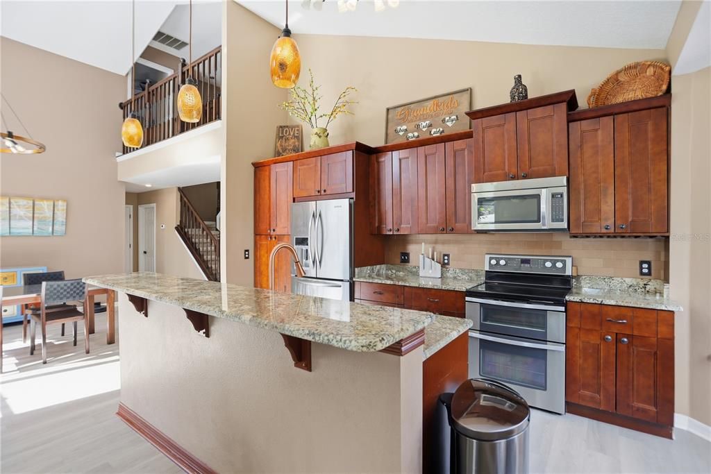 En Venta: $649,000 (4 camas, 3 baños, 2537 Pies cuadrados)