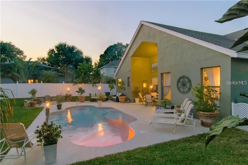 En Venta: $649,000 (4 camas, 3 baños, 2537 Pies cuadrados)