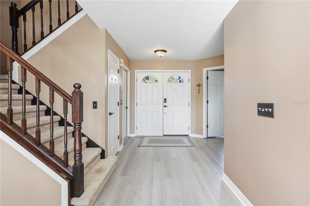 En Venta: $649,000 (4 camas, 3 baños, 2537 Pies cuadrados)