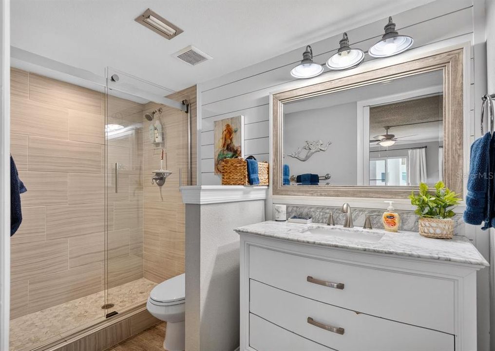 For Sale: $449,900 (2 beds, 2 baths, 1013 Square Feet)