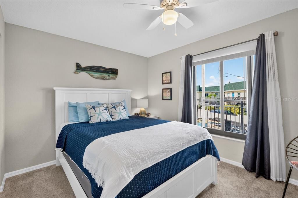 For Sale: $449,900 (2 beds, 2 baths, 1013 Square Feet)