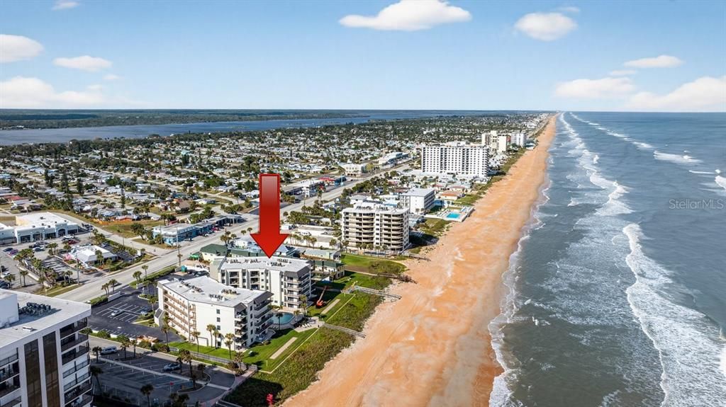 For Sale: $449,900 (2 beds, 2 baths, 1013 Square Feet)