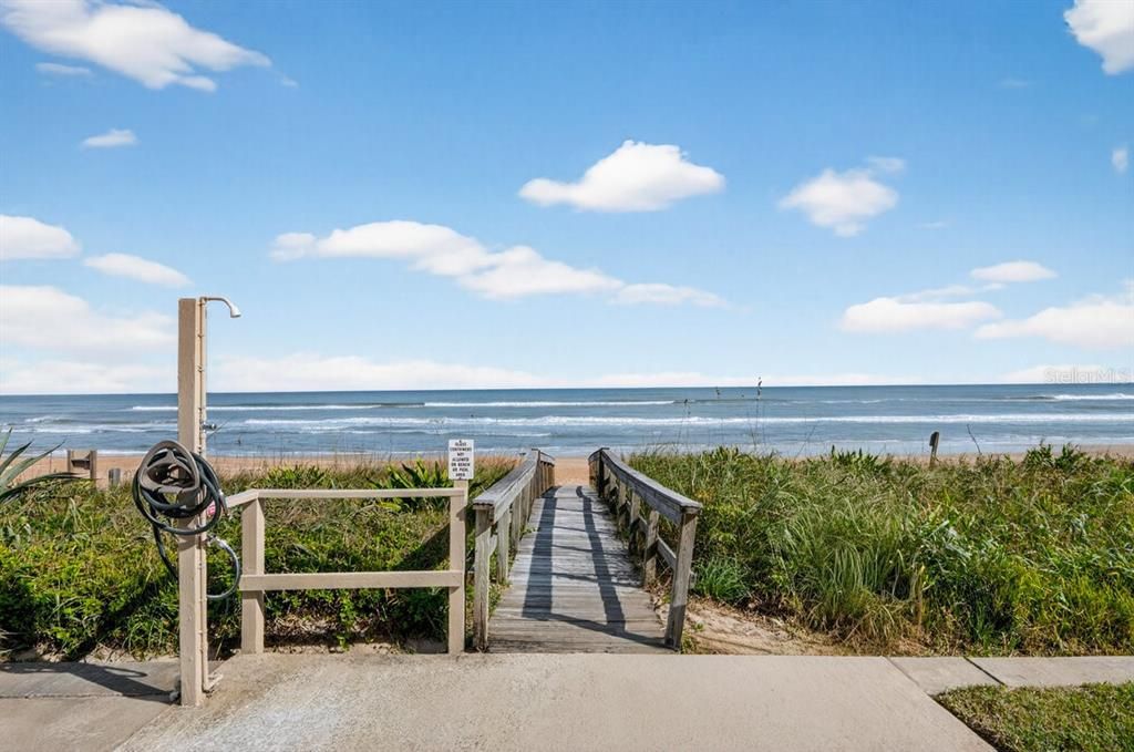 For Sale: $449,900 (2 beds, 2 baths, 1013 Square Feet)