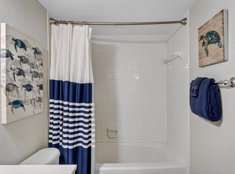 For Sale: $449,900 (2 beds, 2 baths, 1013 Square Feet)