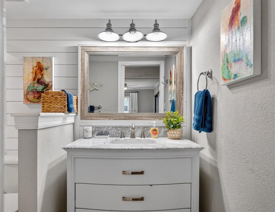 For Sale: $449,900 (2 beds, 2 baths, 1013 Square Feet)