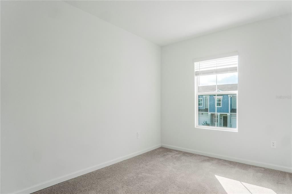 В аренду: $1,950 (3 спален, 2 ванн, 1834 Квадратных фут)