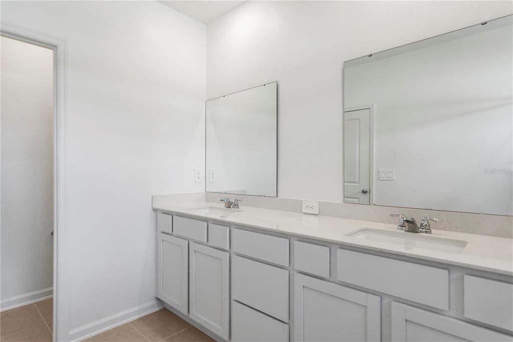 В аренду: $1,950 (3 спален, 2 ванн, 1834 Квадратных фут)