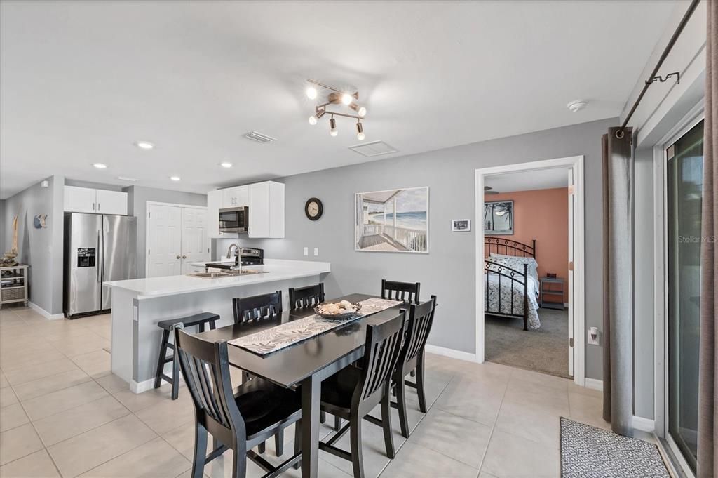 For Sale: $280,000 (3 beds, 2 baths, 1367 Square Feet)