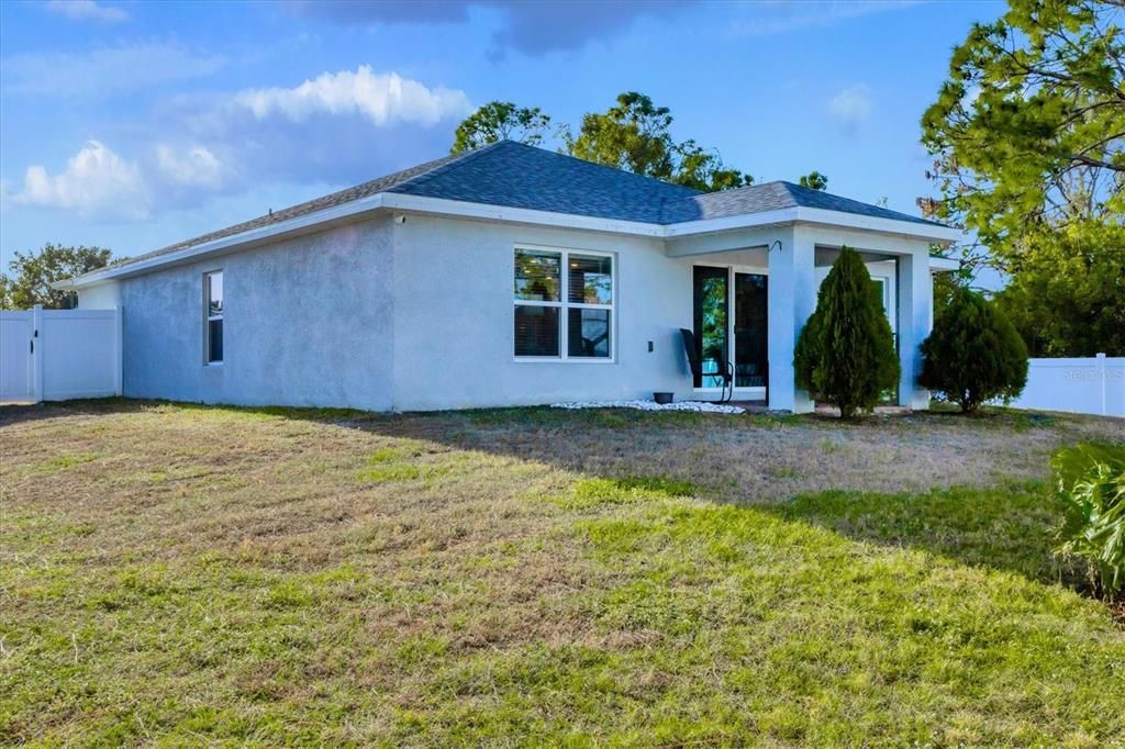 For Sale: $280,000 (3 beds, 2 baths, 1367 Square Feet)