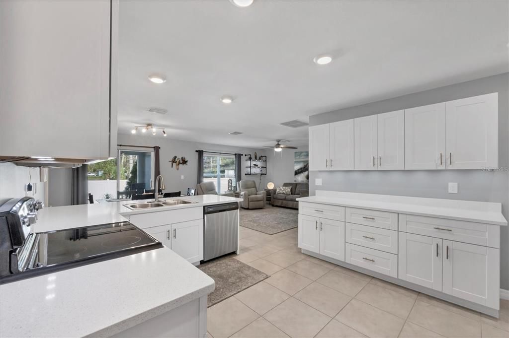 For Sale: $280,000 (3 beds, 2 baths, 1367 Square Feet)