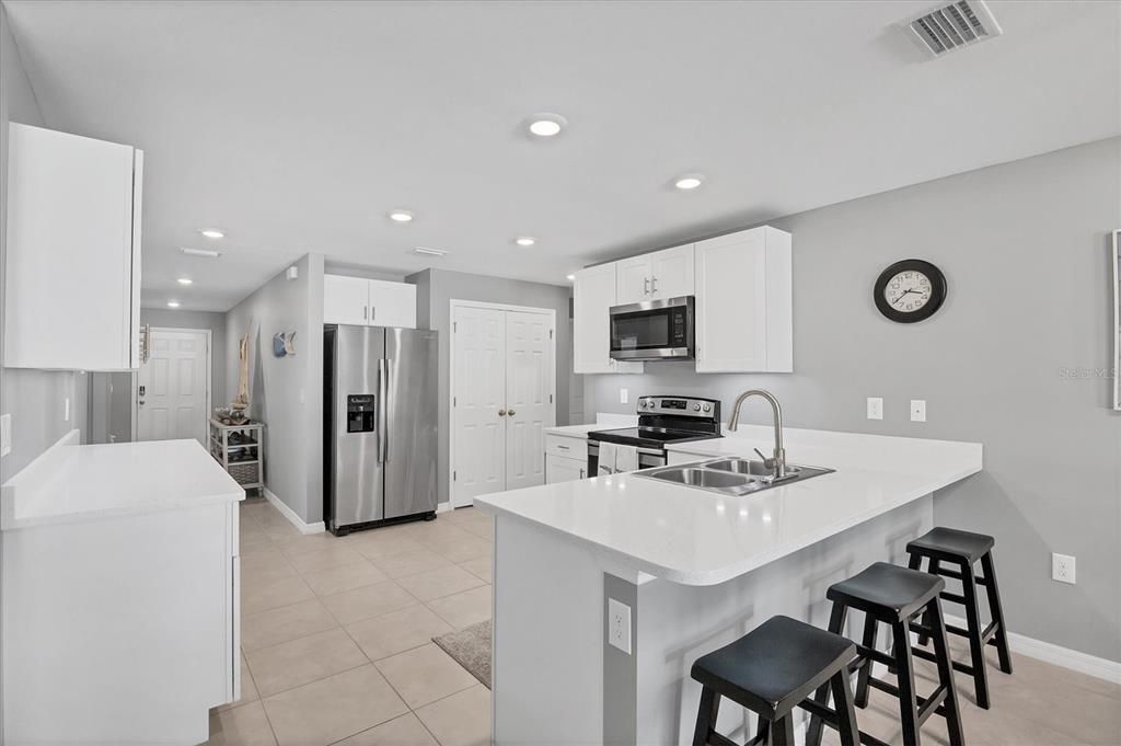 For Sale: $280,000 (3 beds, 2 baths, 1367 Square Feet)