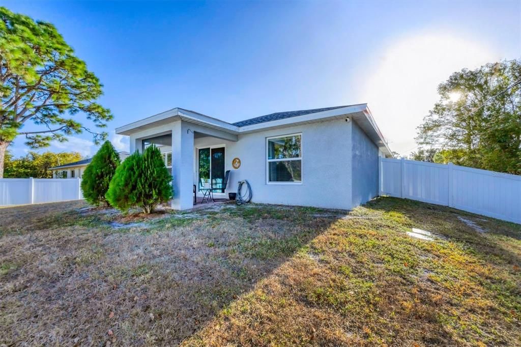 For Sale: $280,000 (3 beds, 2 baths, 1367 Square Feet)