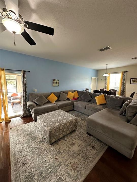 На продажу: $464,900 (5 спален, 3 ванн, 2449 Квадратных фут)