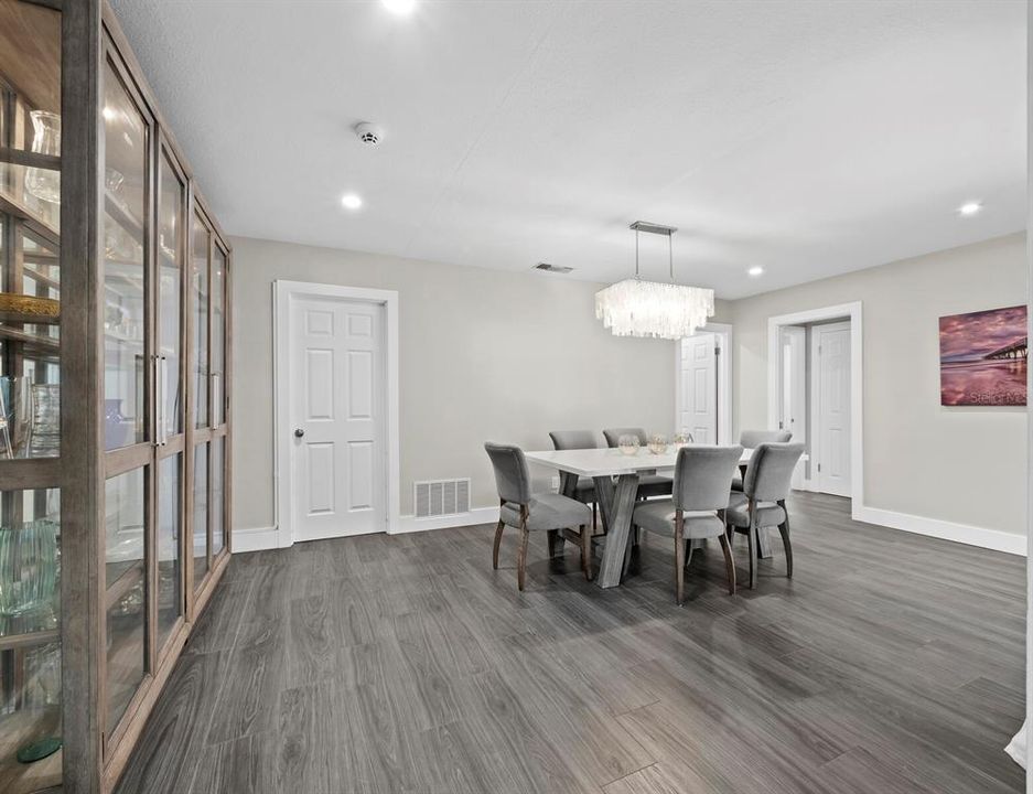 待售: $725,000 (3 贝兹, 2 浴室, 1793 平方英尺)