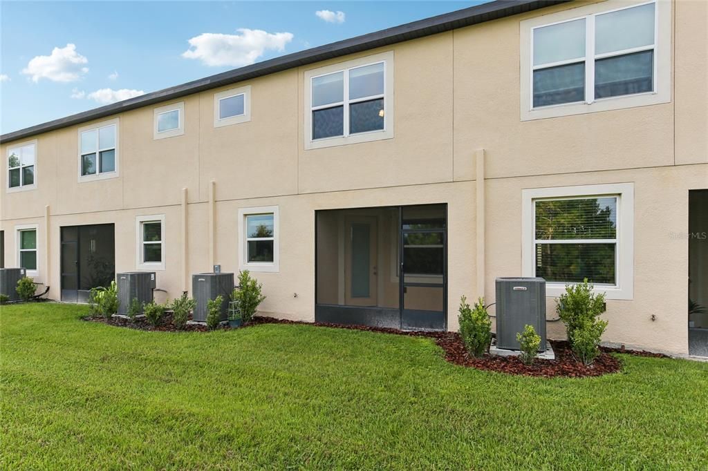 В аренду: $2,200 (2 спален, 2 ванн, 1615 Квадратных фут)