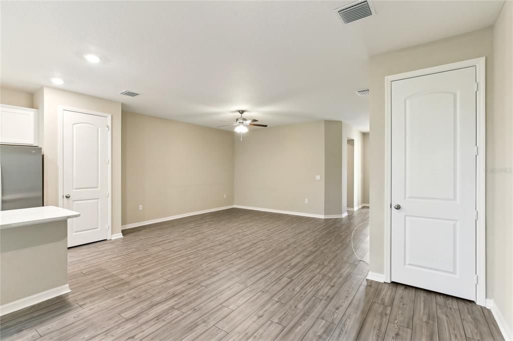 В аренду: $2,200 (2 спален, 2 ванн, 1615 Квадратных фут)