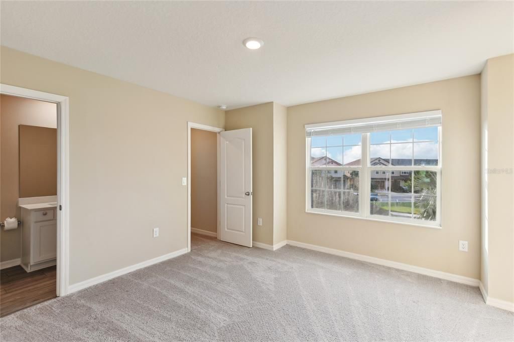 В аренду: $2,200 (2 спален, 2 ванн, 1615 Квадратных фут)