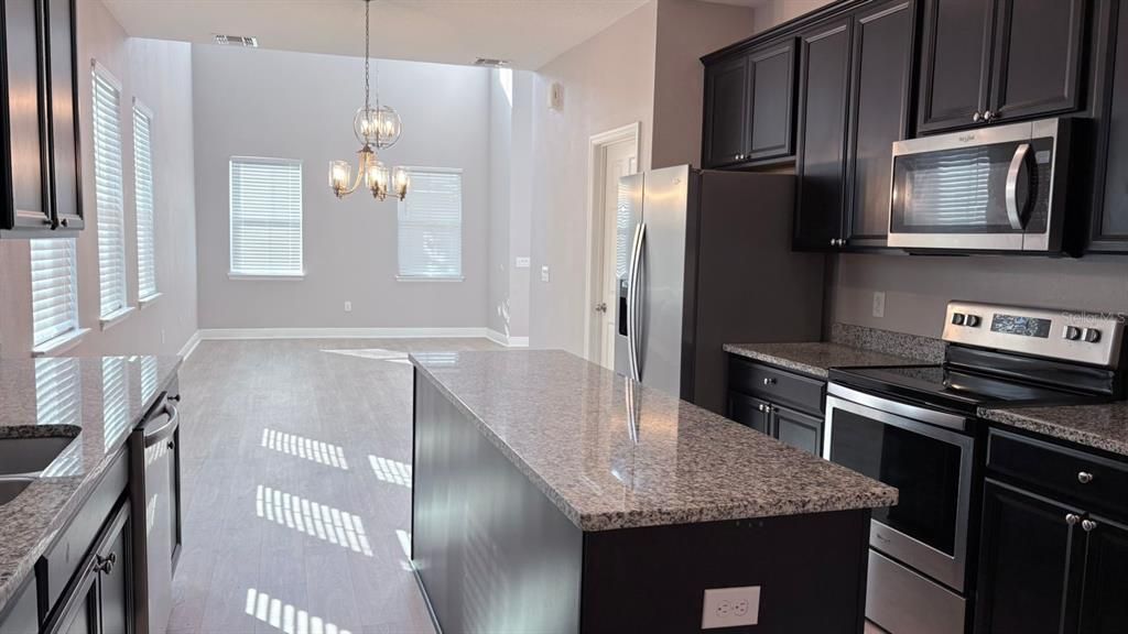 В аренду: $2,950 (4 спален, 3 ванн, 2303 Квадратных фут)