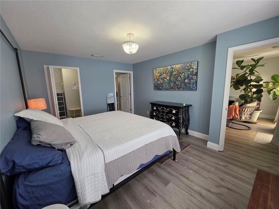 For Sale: $255,000 (3 beds, 2 baths, 1577 Square Feet)