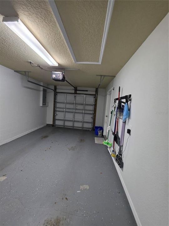 For Sale: $255,000 (3 beds, 2 baths, 1577 Square Feet)