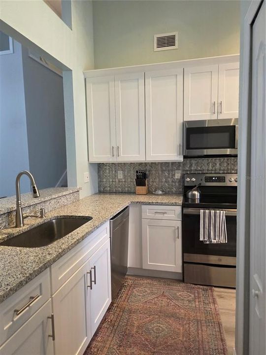 For Sale: $255,000 (3 beds, 2 baths, 1577 Square Feet)