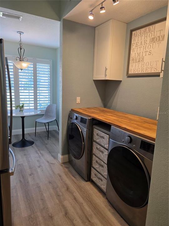 For Sale: $255,000 (3 beds, 2 baths, 1577 Square Feet)