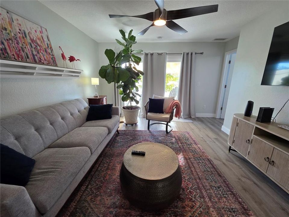 For Sale: $255,000 (3 beds, 2 baths, 1577 Square Feet)