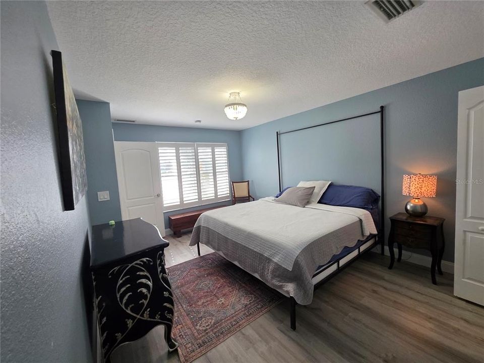 For Sale: $255,000 (3 beds, 2 baths, 1577 Square Feet)