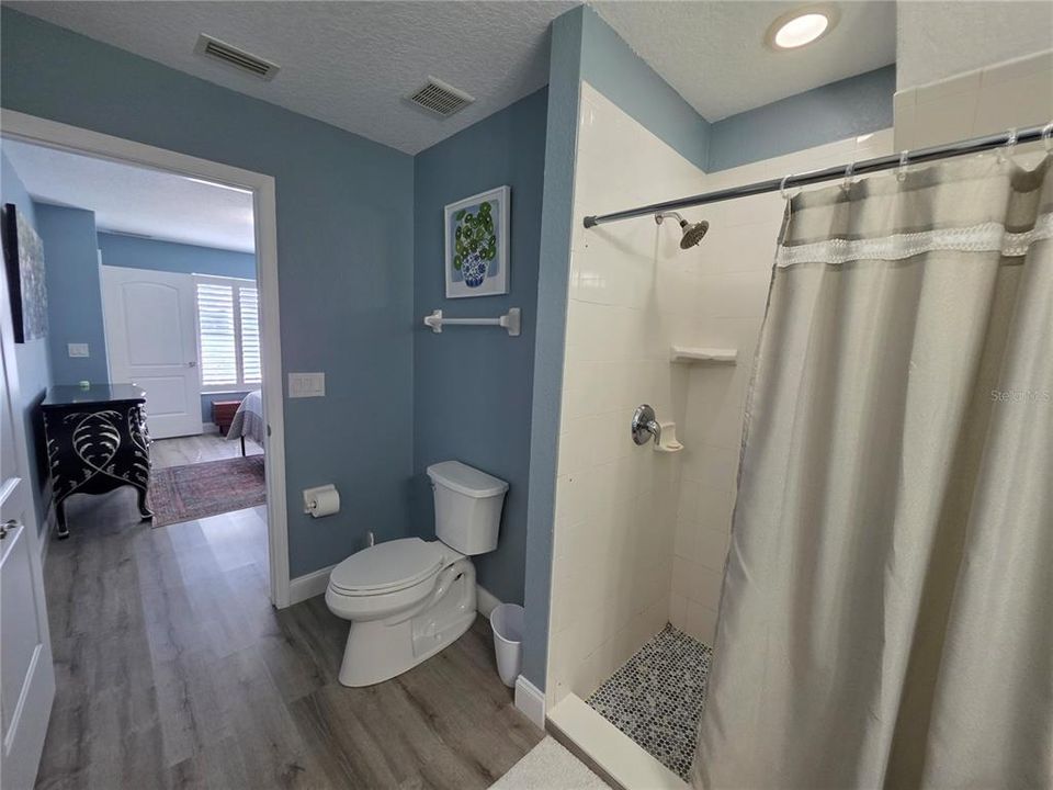 For Sale: $255,000 (3 beds, 2 baths, 1577 Square Feet)