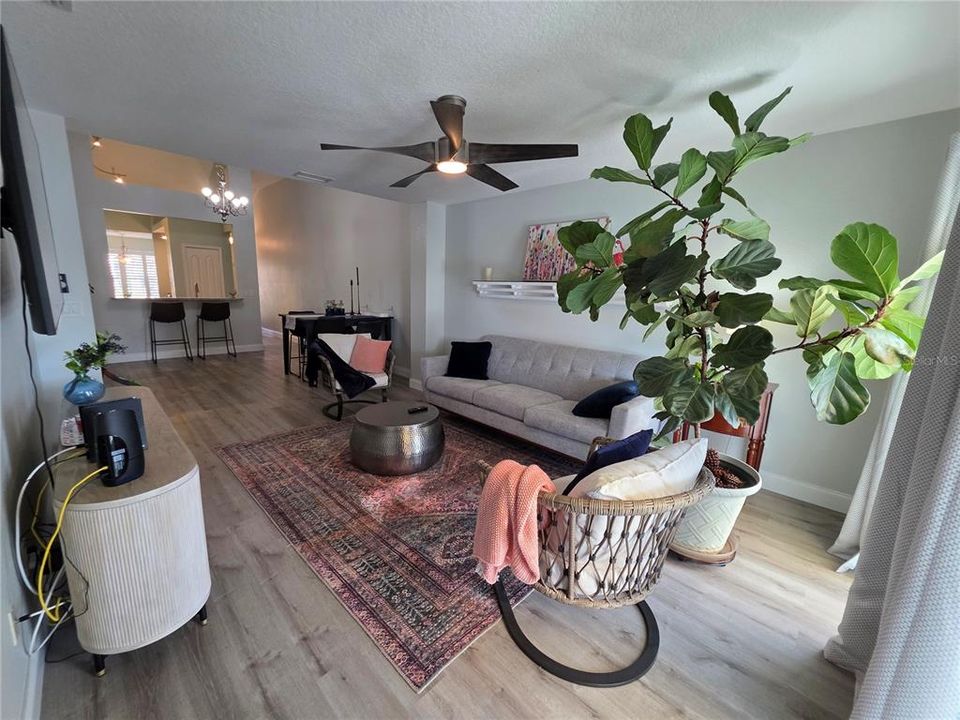 For Sale: $255,000 (3 beds, 2 baths, 1577 Square Feet)