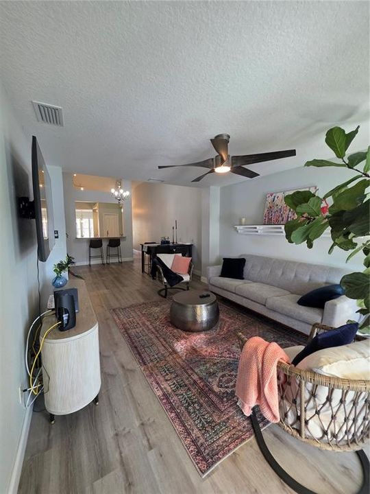 For Sale: $255,000 (3 beds, 2 baths, 1577 Square Feet)