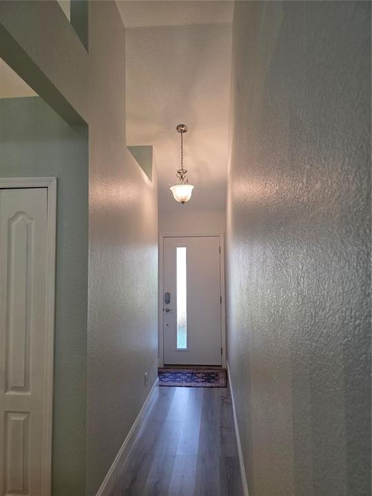 For Sale: $255,000 (3 beds, 2 baths, 1577 Square Feet)