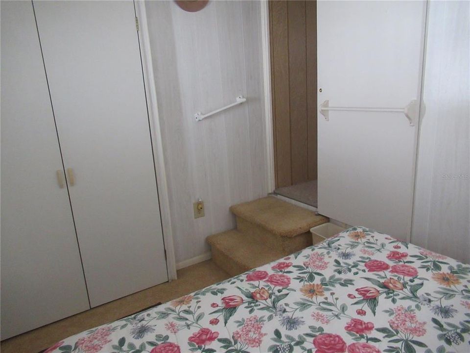 For Sale: $119,900 (2 beds, 1 baths, 528 Square Feet)