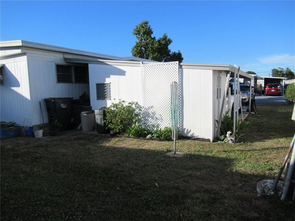 For Sale: $119,900 (2 beds, 1 baths, 528 Square Feet)