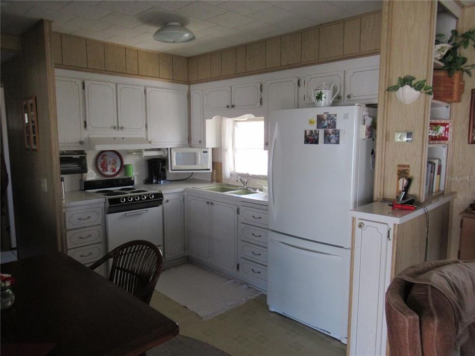 For Sale: $119,900 (2 beds, 1 baths, 528 Square Feet)