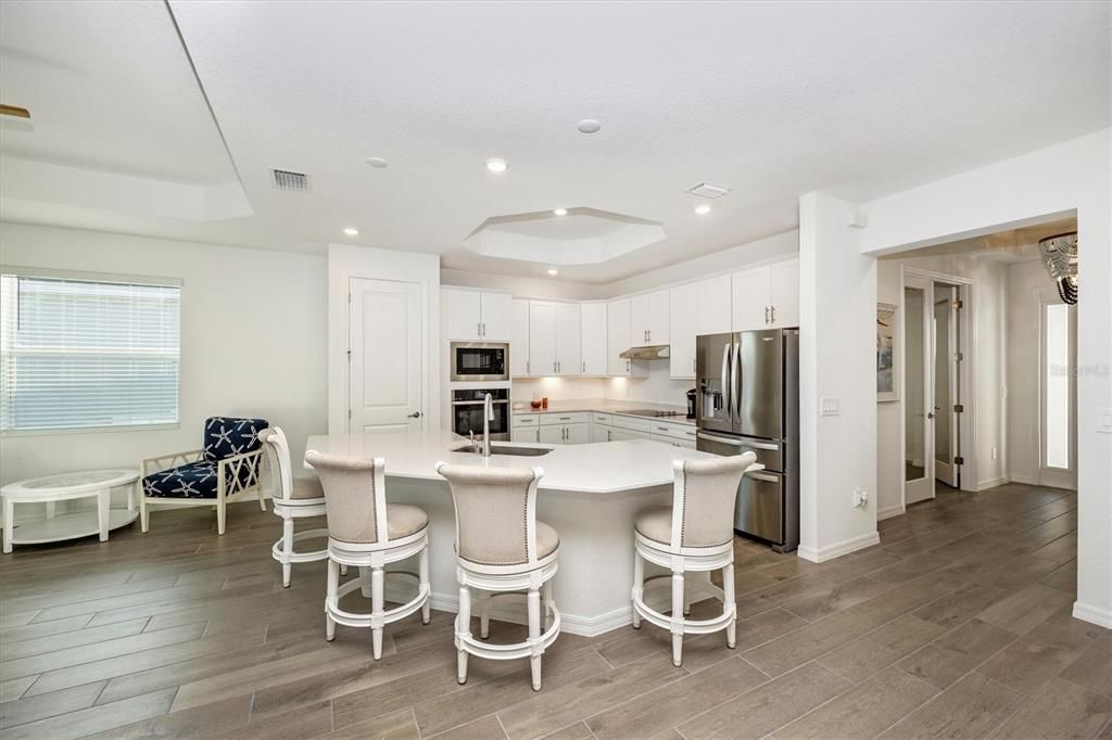 出租: $8,000 (3 贝兹, 2 浴室, 1858 平方英尺)