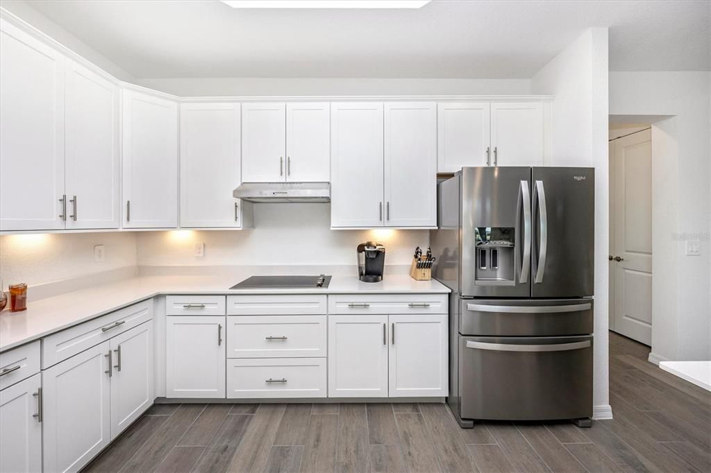 出租: $8,000 (3 贝兹, 2 浴室, 1858 平方英尺)