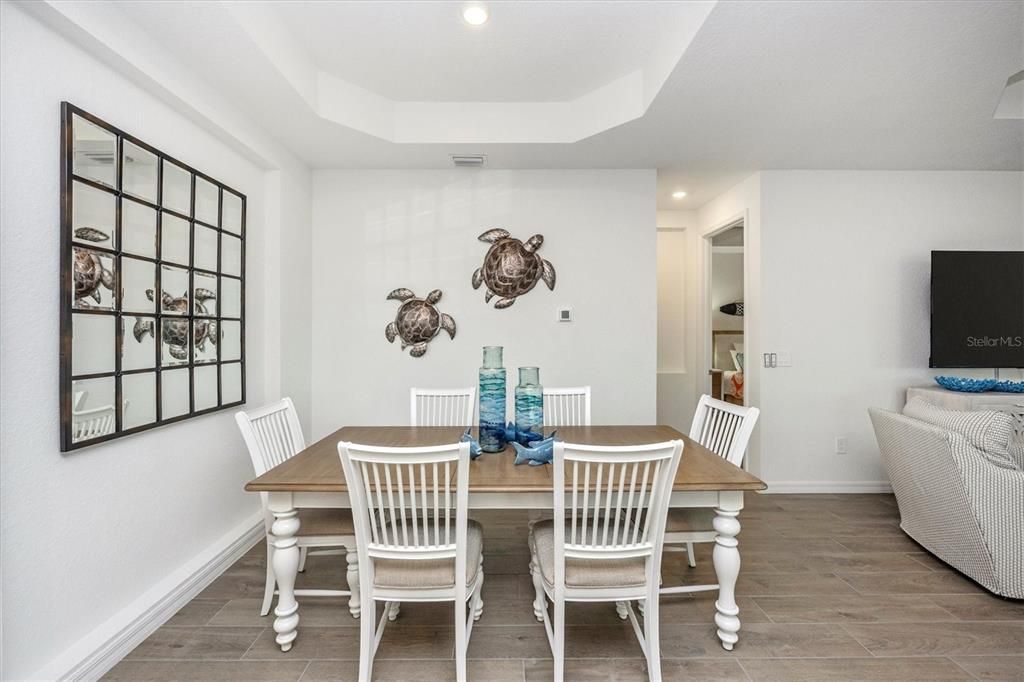 出租: $8,000 (3 贝兹, 2 浴室, 1858 平方英尺)