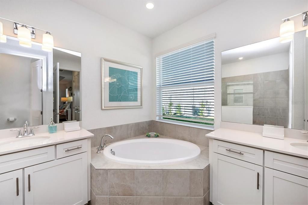 出租: $8,000 (3 贝兹, 2 浴室, 1858 平方英尺)