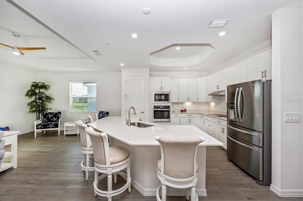 出租: $8,000 (3 贝兹, 2 浴室, 1858 平方英尺)