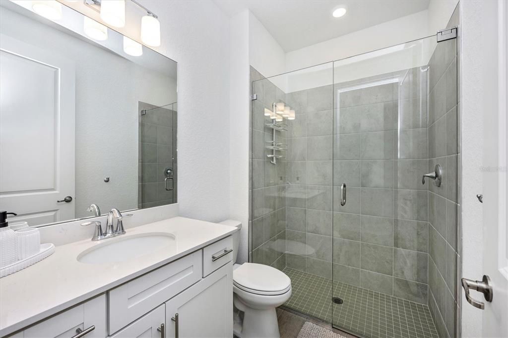 出租: $8,000 (3 贝兹, 2 浴室, 1858 平方英尺)