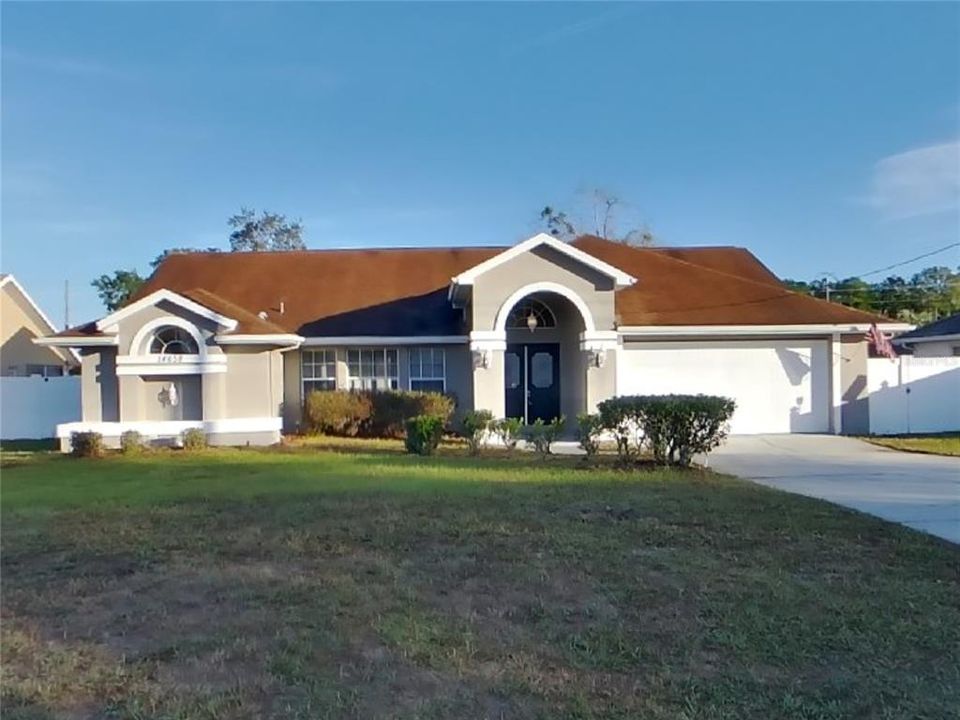 В аренду: $1,899 (3 спален, 2 ванн, 2680 Квадратных фут)