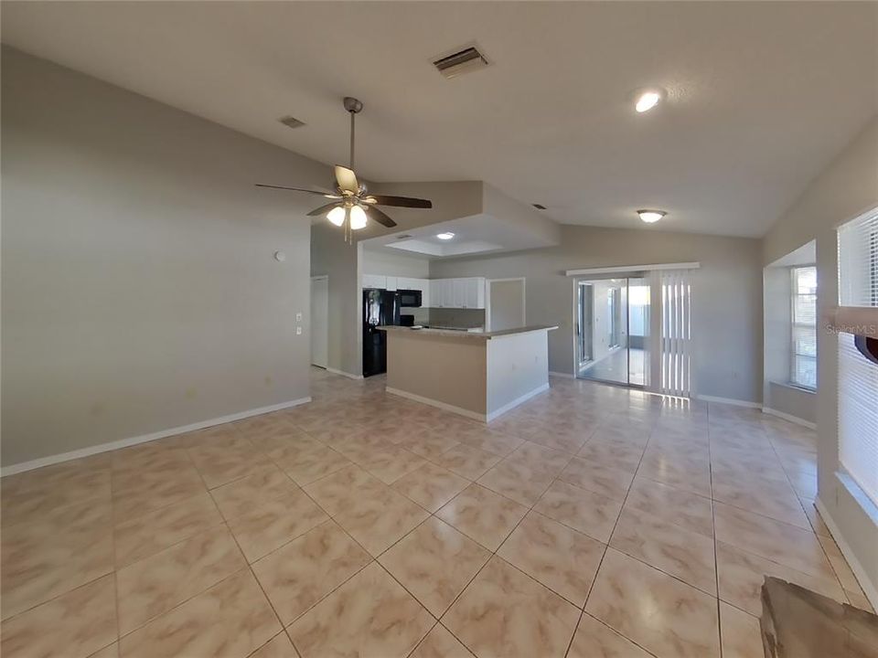 В аренду: $1,899 (3 спален, 2 ванн, 2680 Квадратных фут)