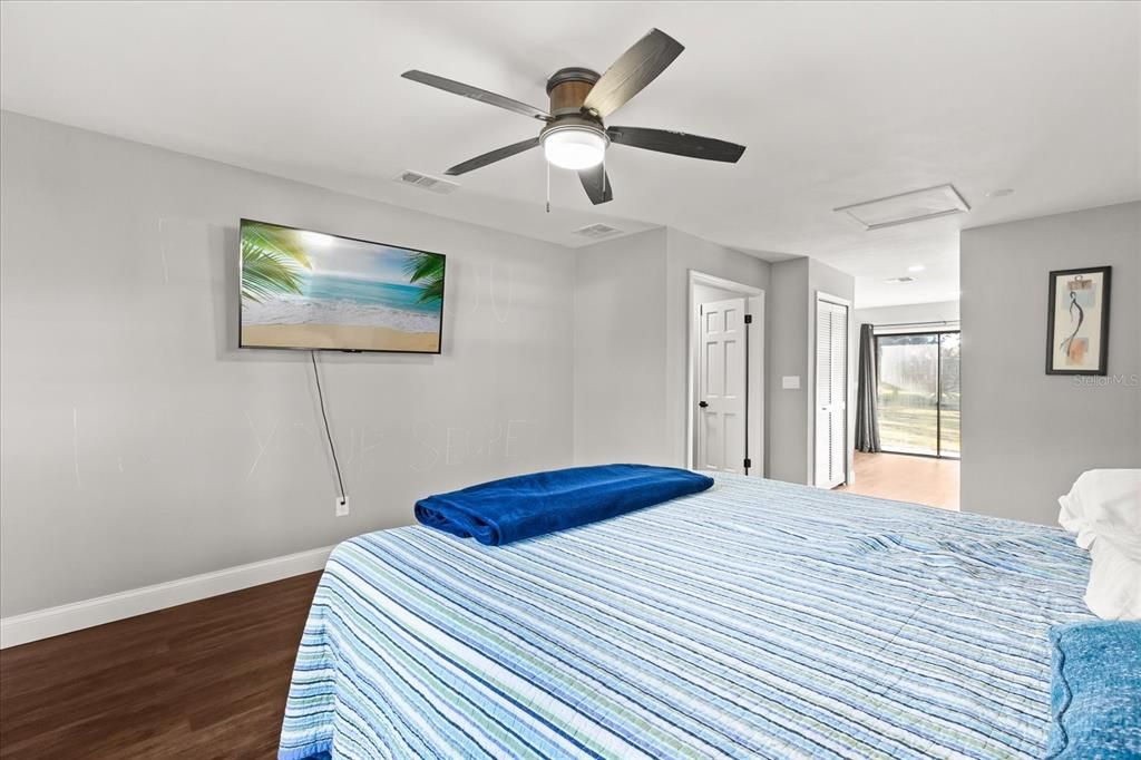 For Sale: $419,900 (3 beds, 2 baths, 2023 Square Feet)